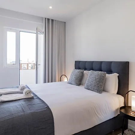 1br Paraiso Flat W/ Balcony & Ac By Lovelystay *